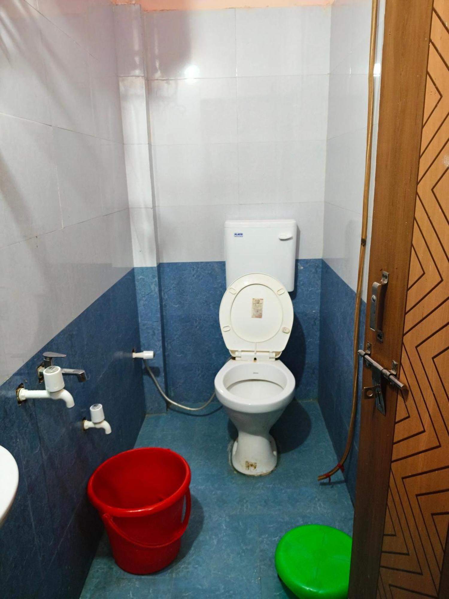 Rameshwar Dham Andhra Bhavan Naimisharanya Exteriör bild