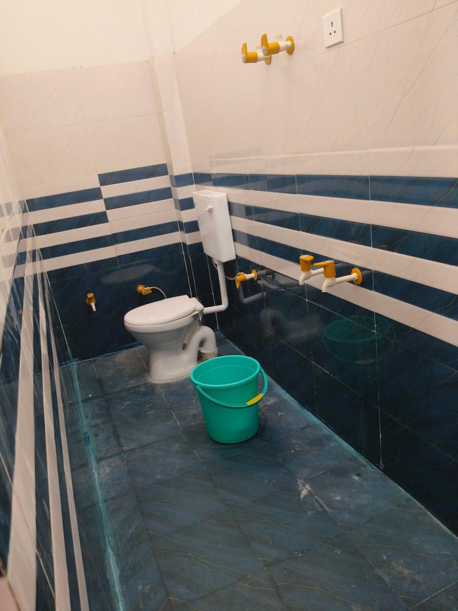 Rameshwar Dham Andhra Bhavan Naimisharanya Exteriör bild