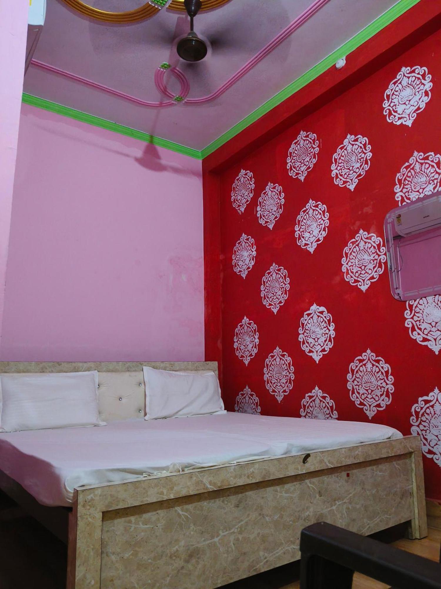 Rameshwar Dham Andhra Bhavan Naimisharanya Exteriör bild